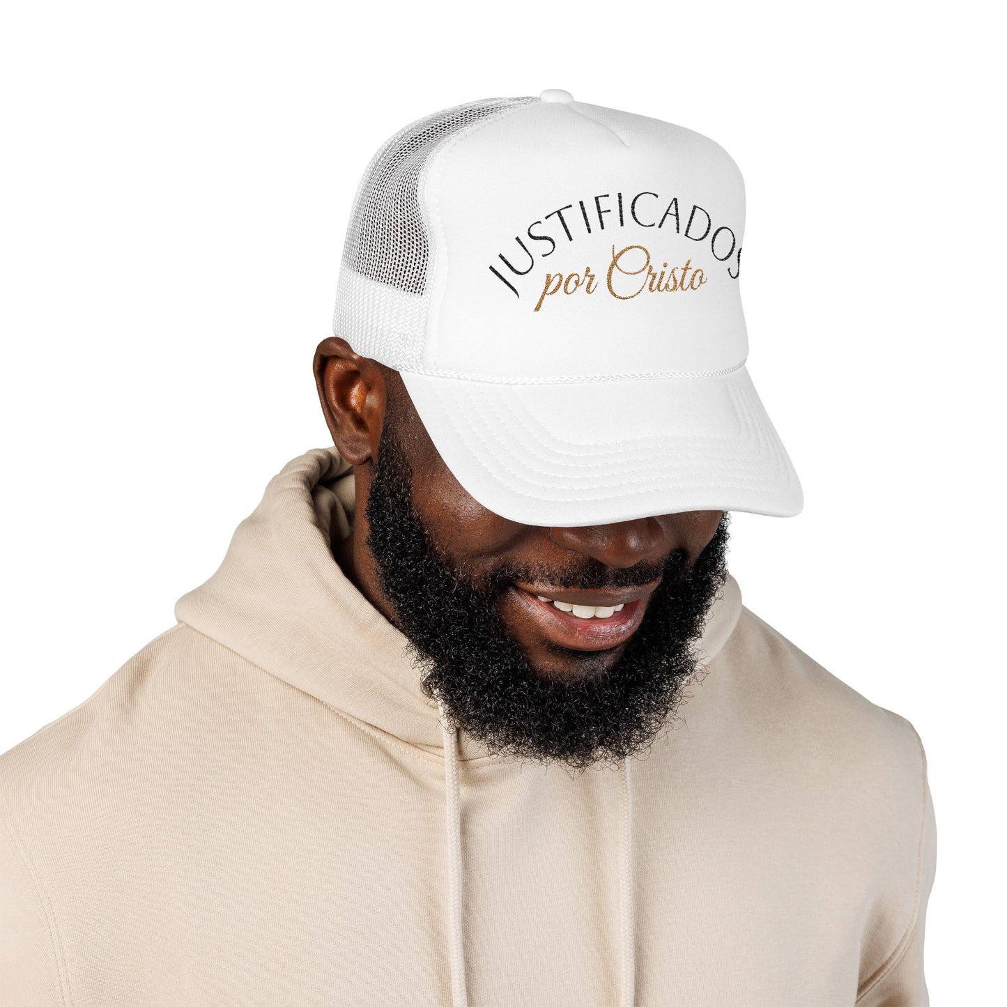 Justificados por Cristo Foam Trucker Hat
