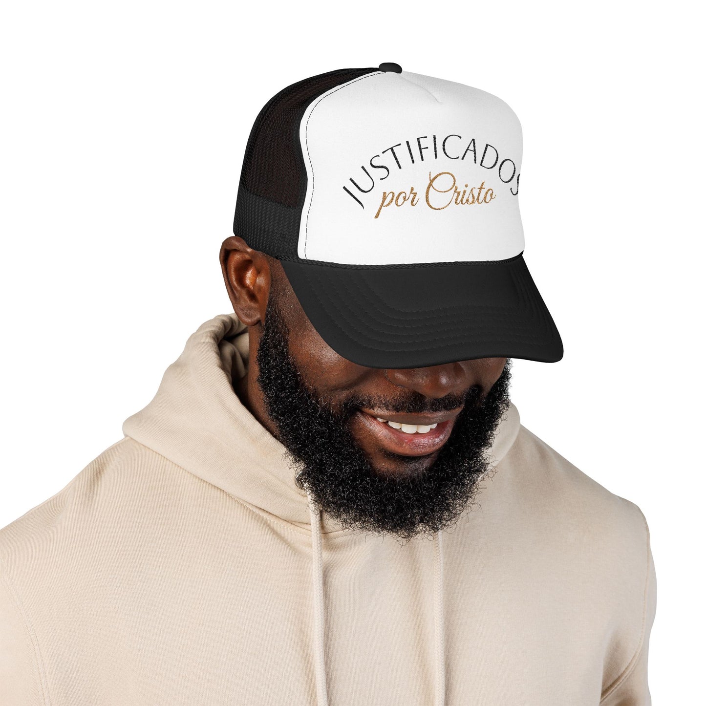 Justificados por Cristo Foam Trucker Hat